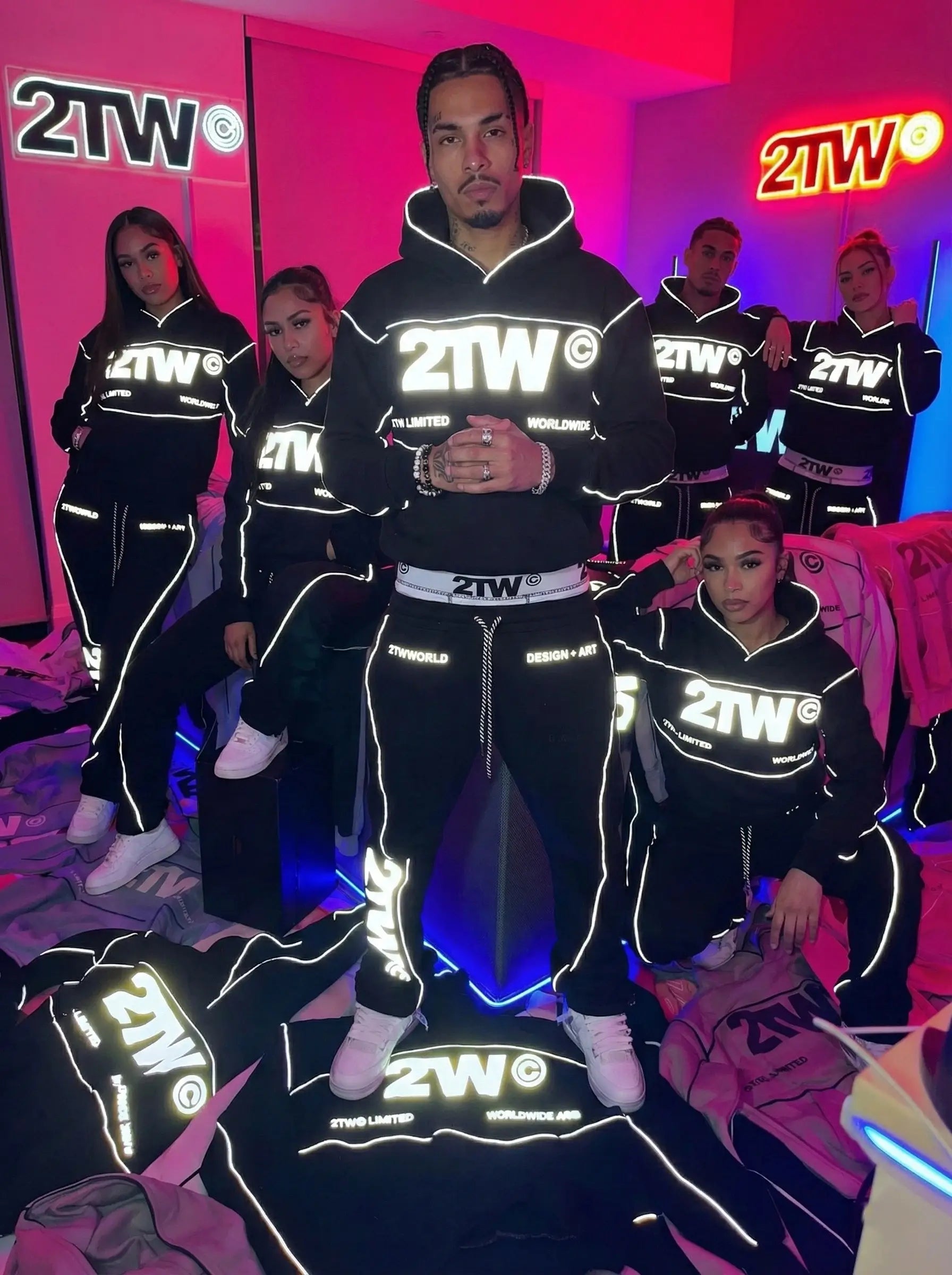 ESSENTIAL SWEATSUITS 1