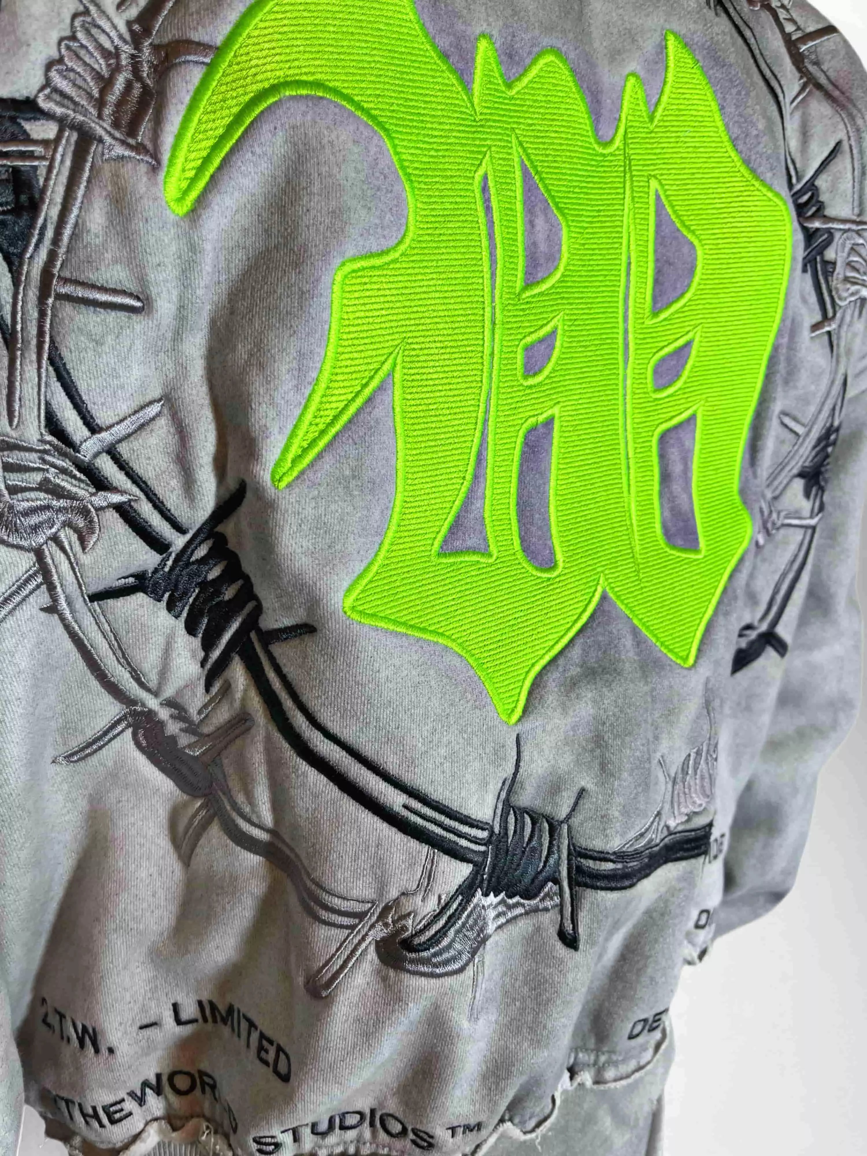 95 Neon Sweatsuit - 2THEWORLD©