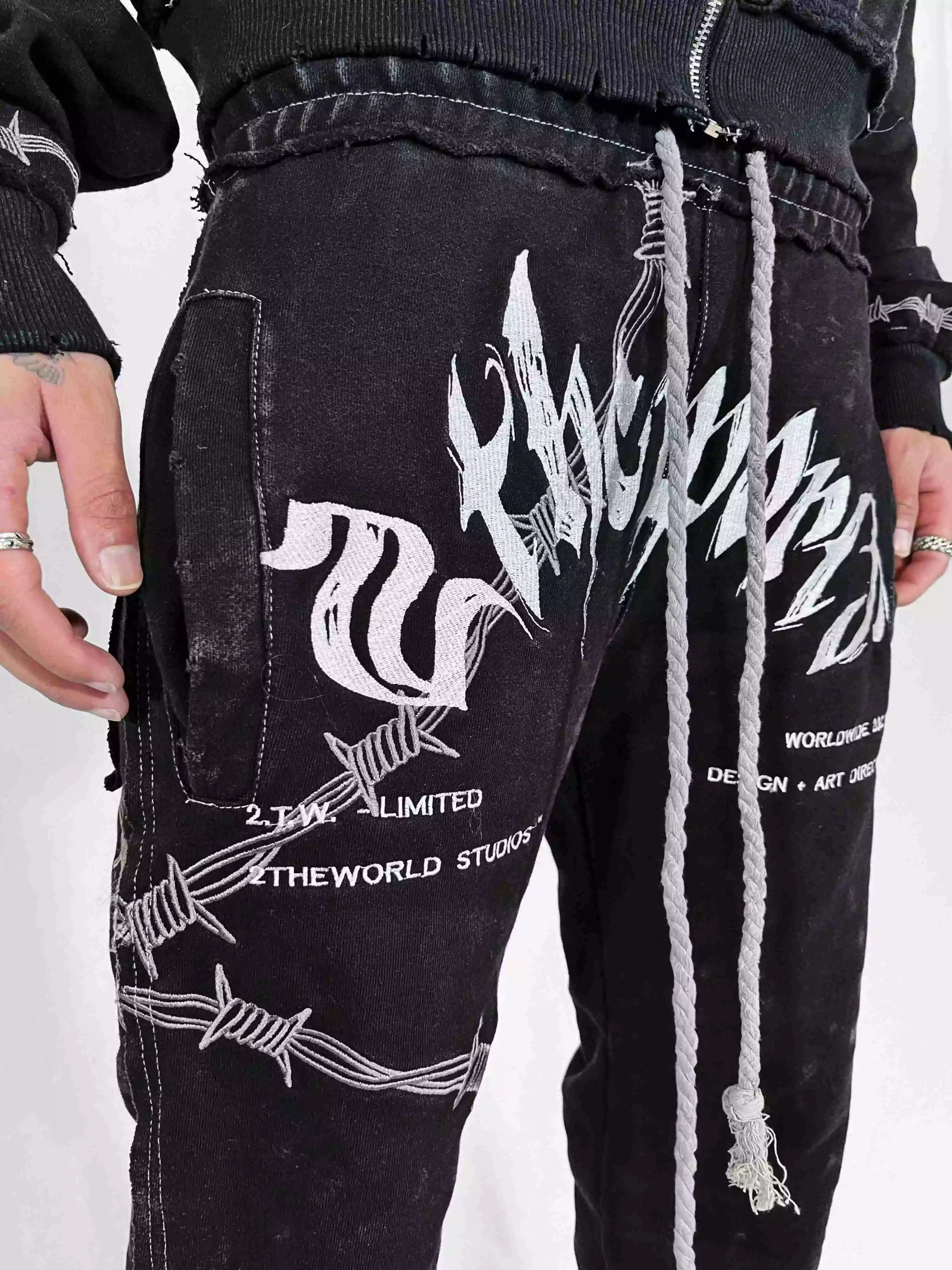 Chrome Sweats - 2THEWORLD©