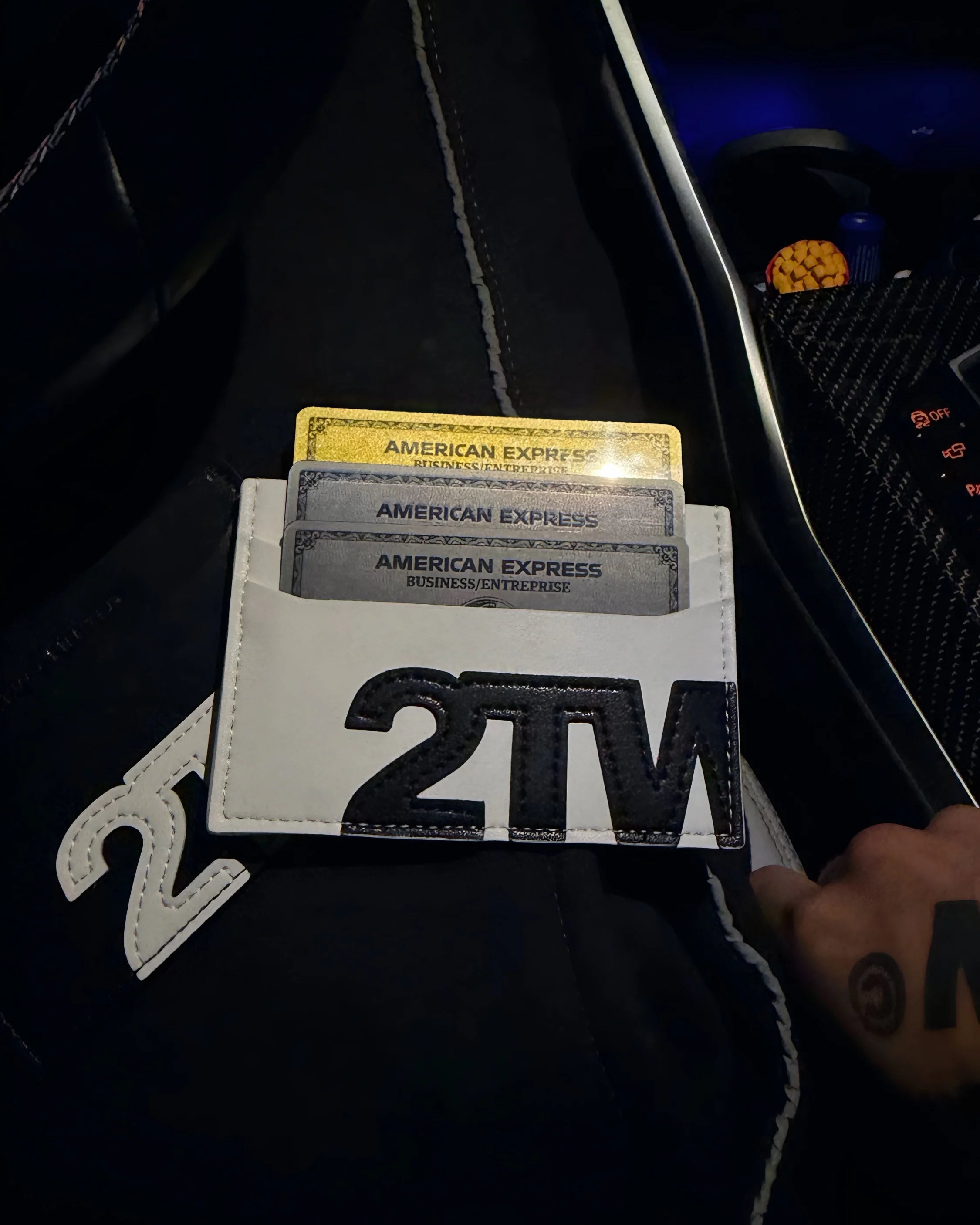 OFF-WHITE CARDHOLDER