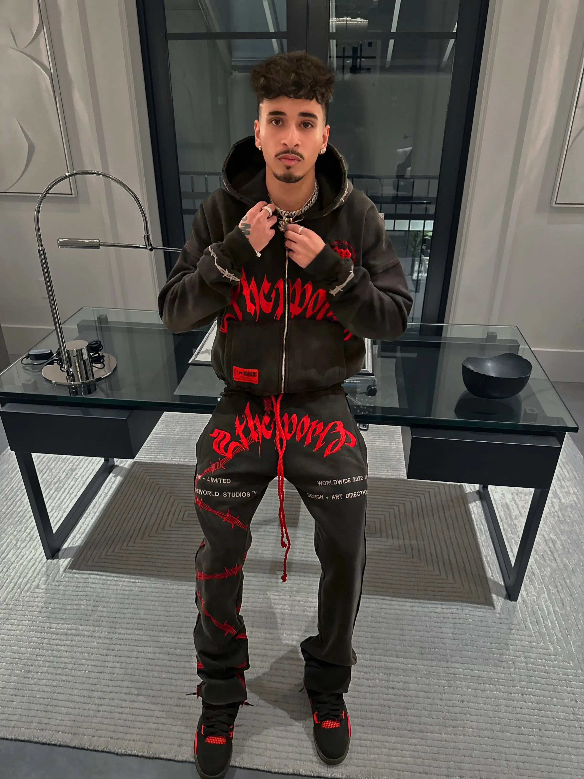 Red Eye Sweatsuit - 2THEWORLD©