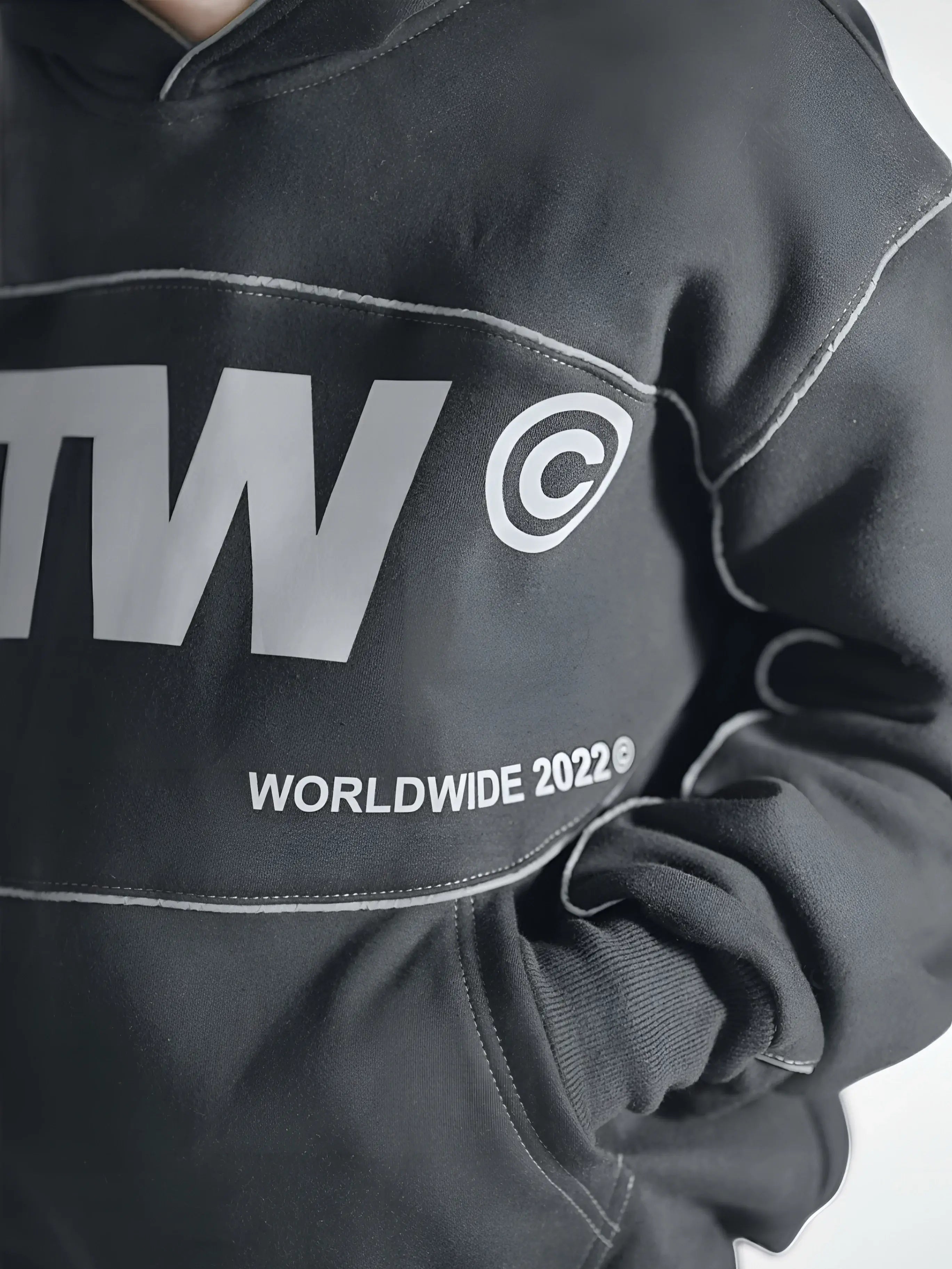 REFLECTIVE ESSENTIAL SWEATSUIT