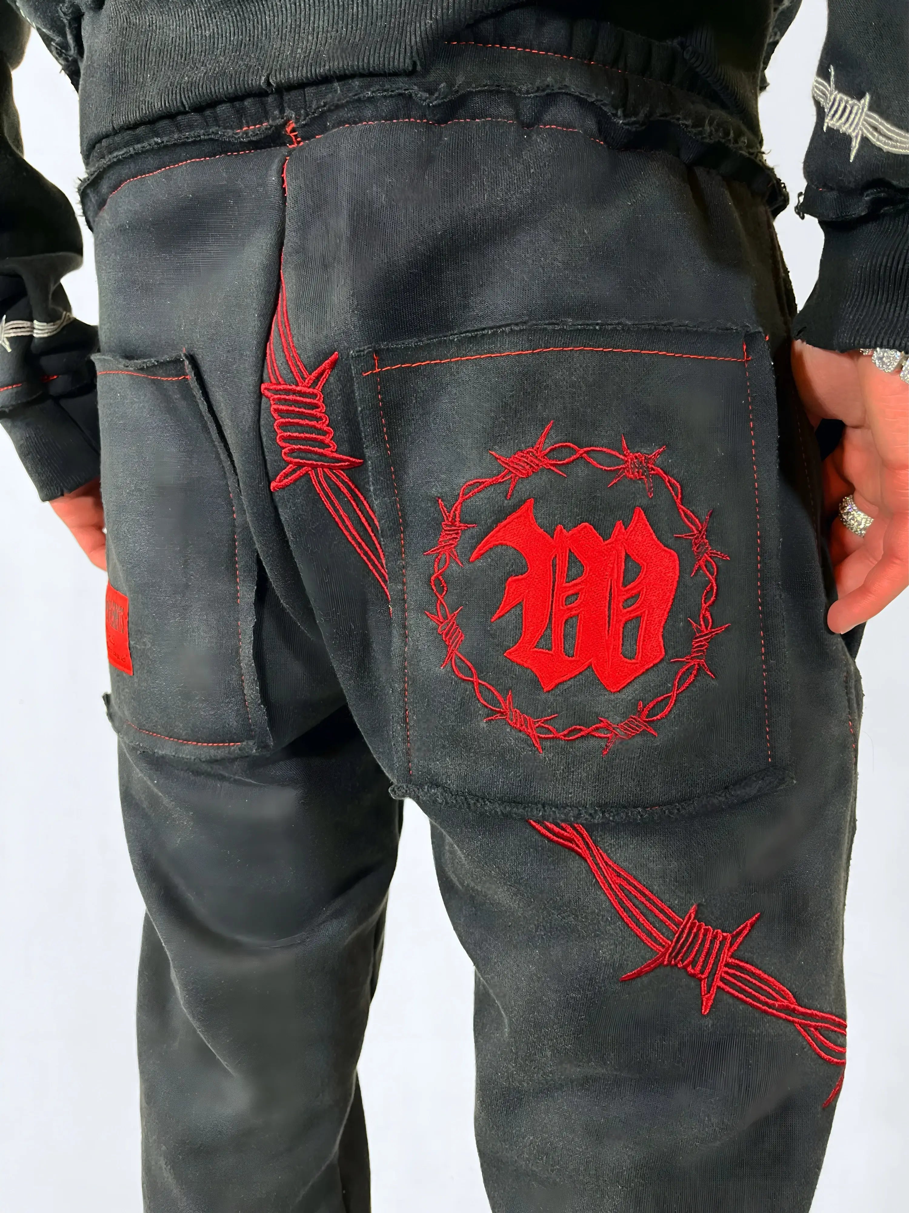 Red Eye Sweatsuit - 2THEWORLD©