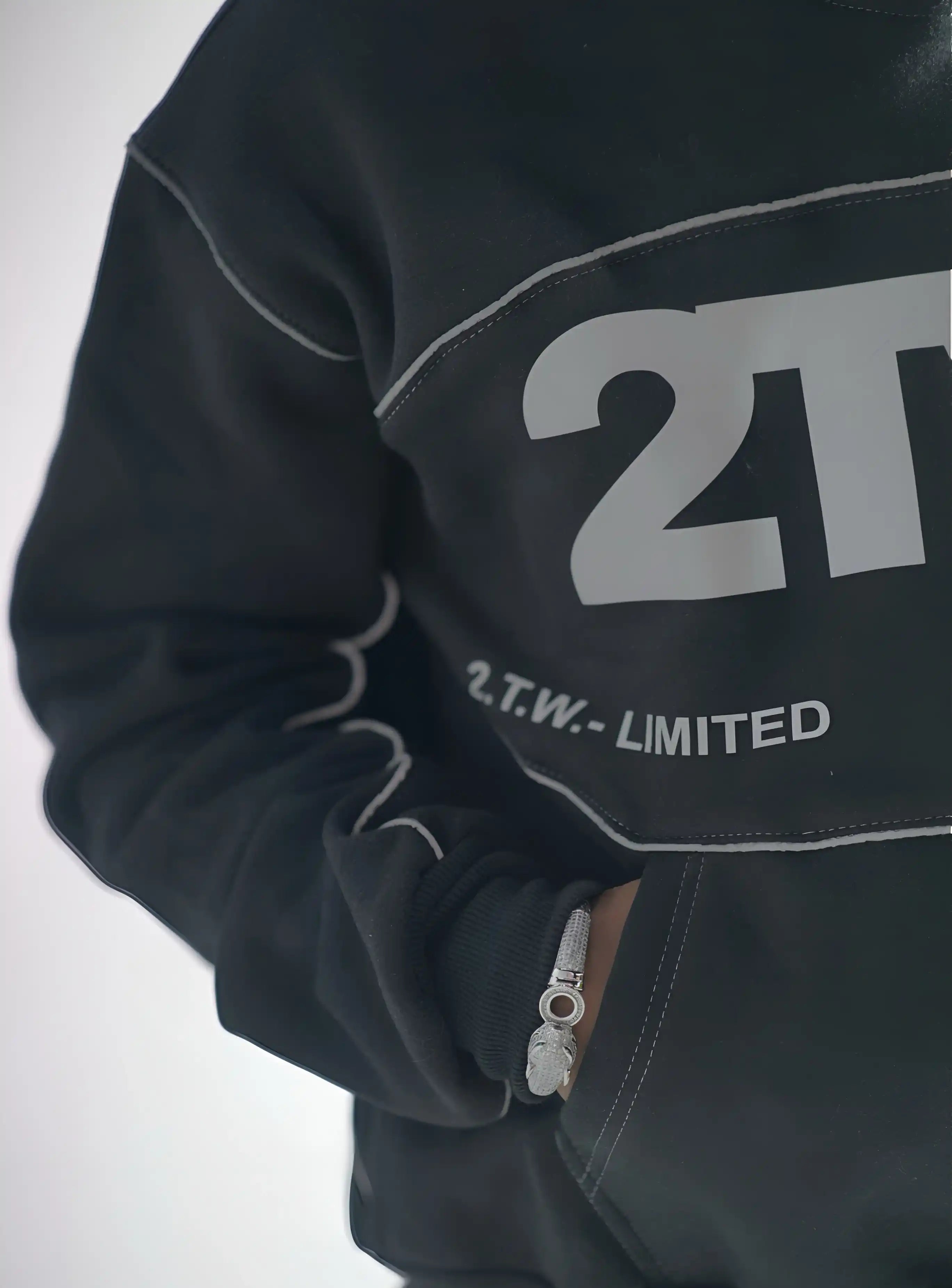 REFLECTIVE ESSENTIAL HOODIE