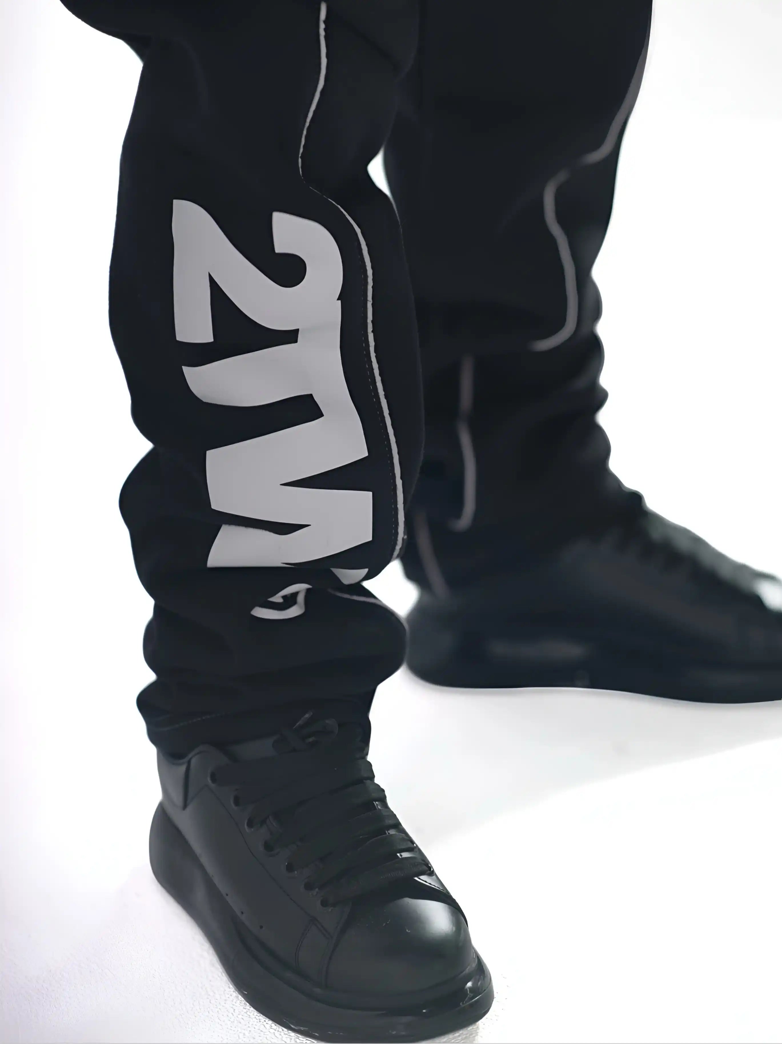 REFLECTIVE ESSENTIAL SWEATSUIT