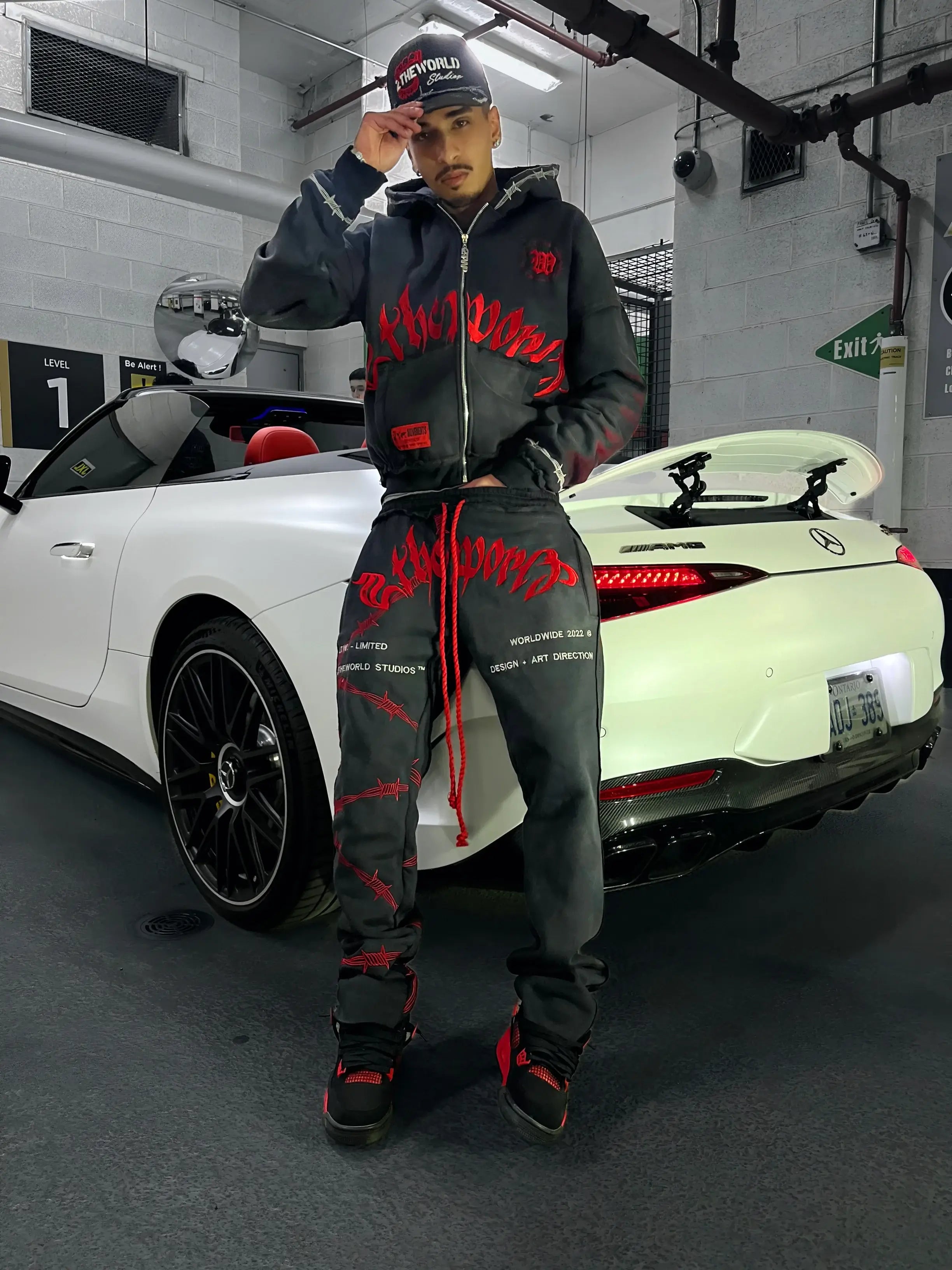 Red Eye Sweatsuit - 2THEWORLD©