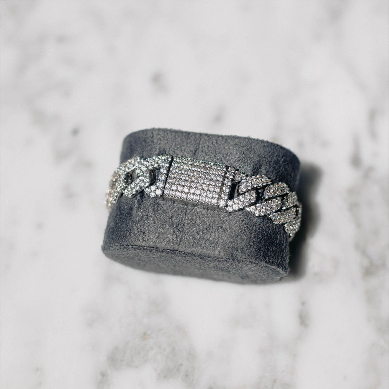 FREE Cuban Link Bracelet (White Gold)