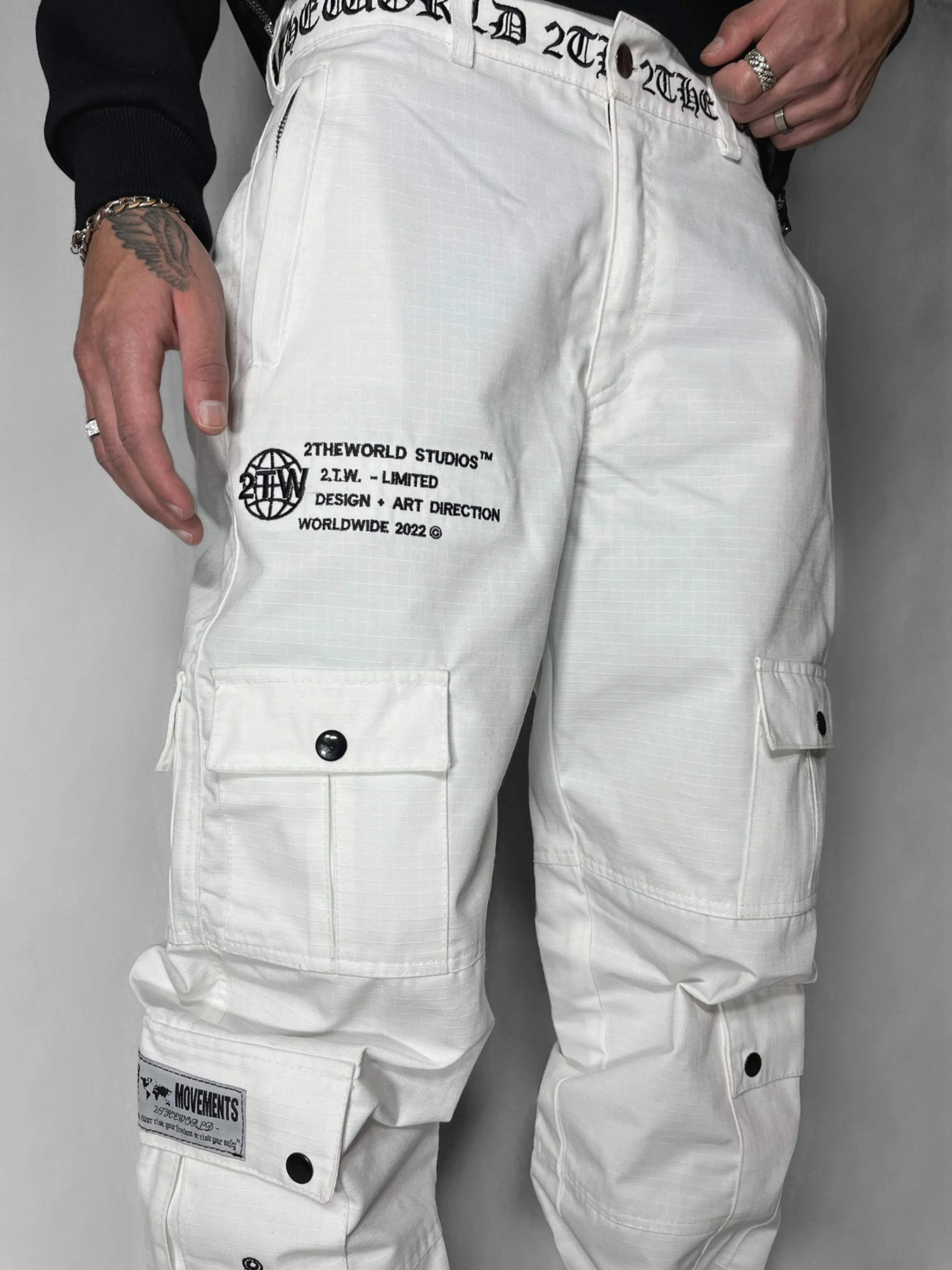 ARCTIC Cargos White - 2THEWORLD©