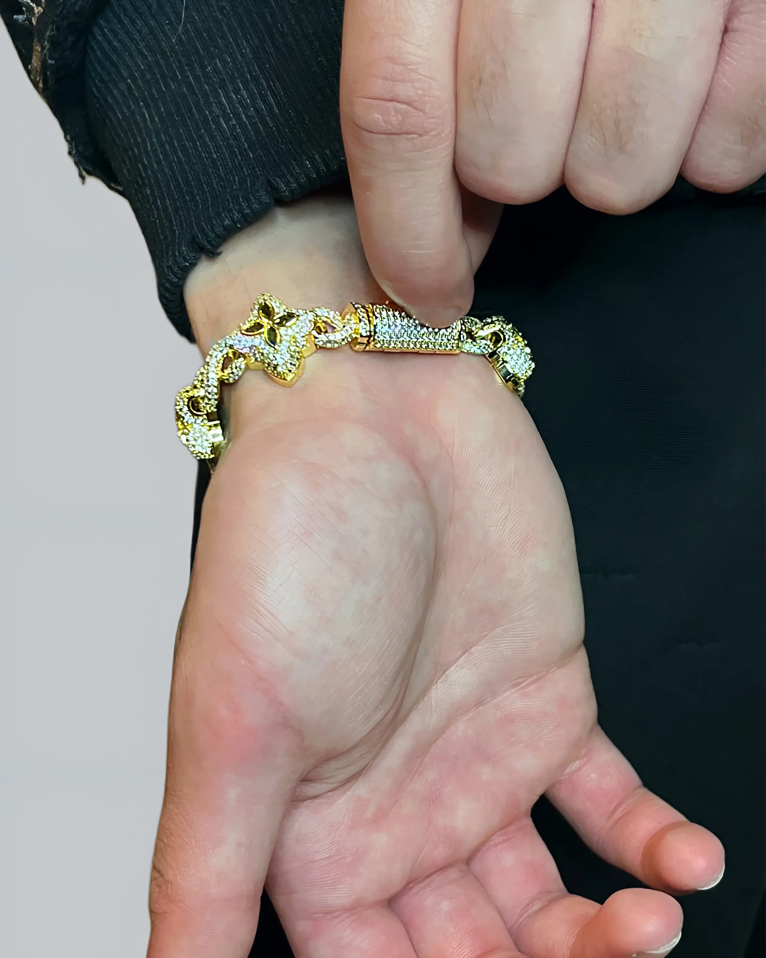 Gold Iced Clover Bracelet + FREE CHAIN